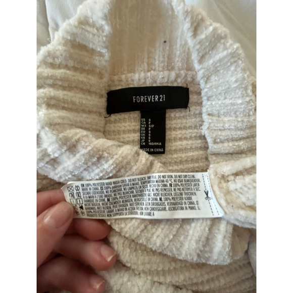 FOREVER 21 cream Ribbed Turtleneck Sweater women small - Picture 4 of 6